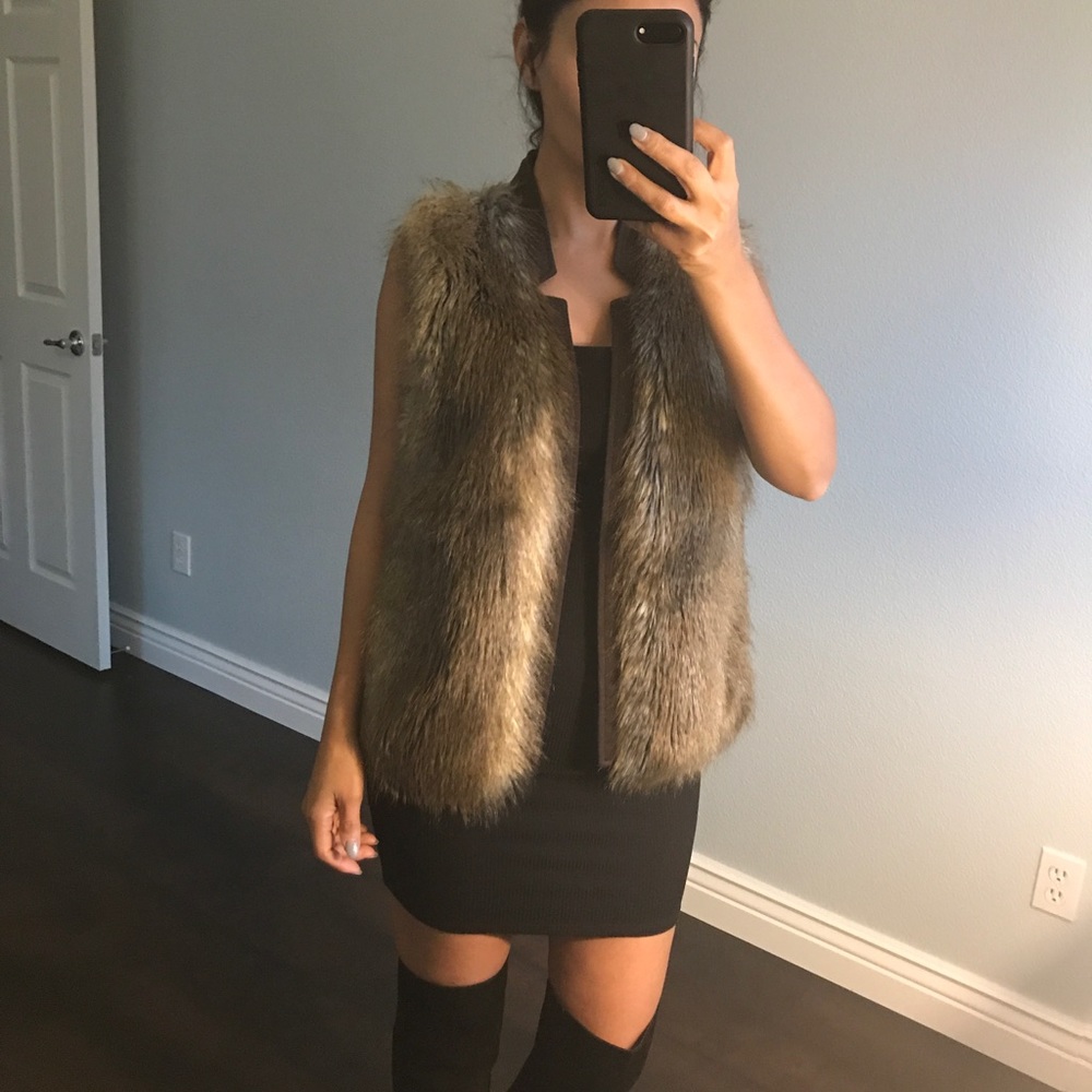 ELLEN TRACY faux fur vest